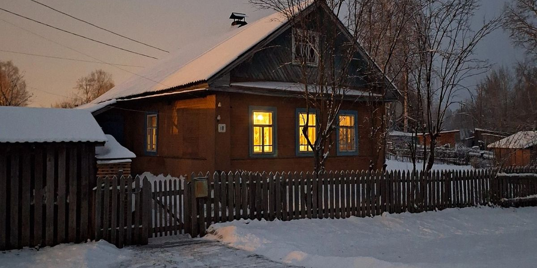 Зимняя сказка: уютные дачные домики, в которых захочется остаться до лета