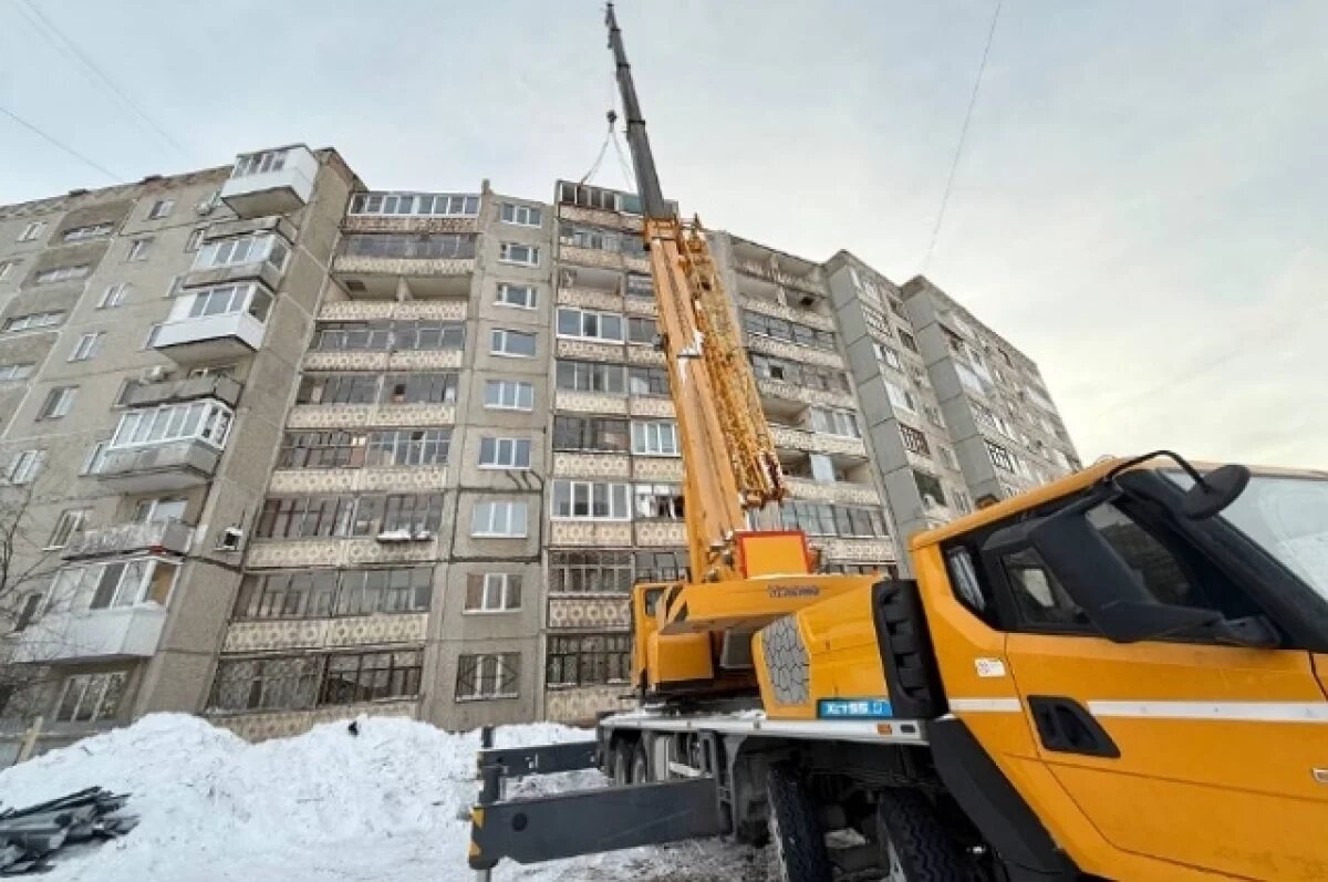    В Уфе начали сносить аварийный подъезд в многоэтажке