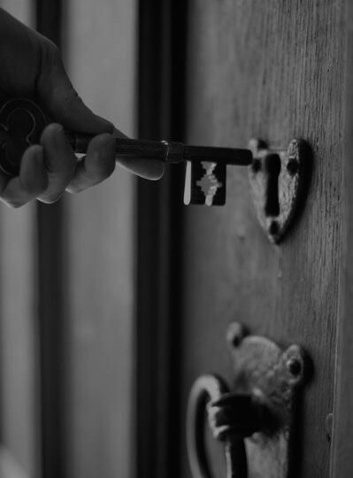 Почему взрослые дети не могут вступить в жизнь