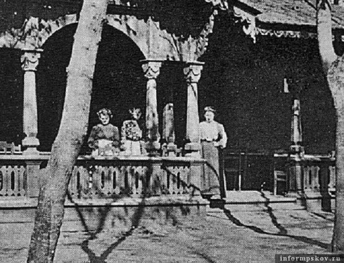 Псковская мода на улицах. Фото: Госархив Псковской области