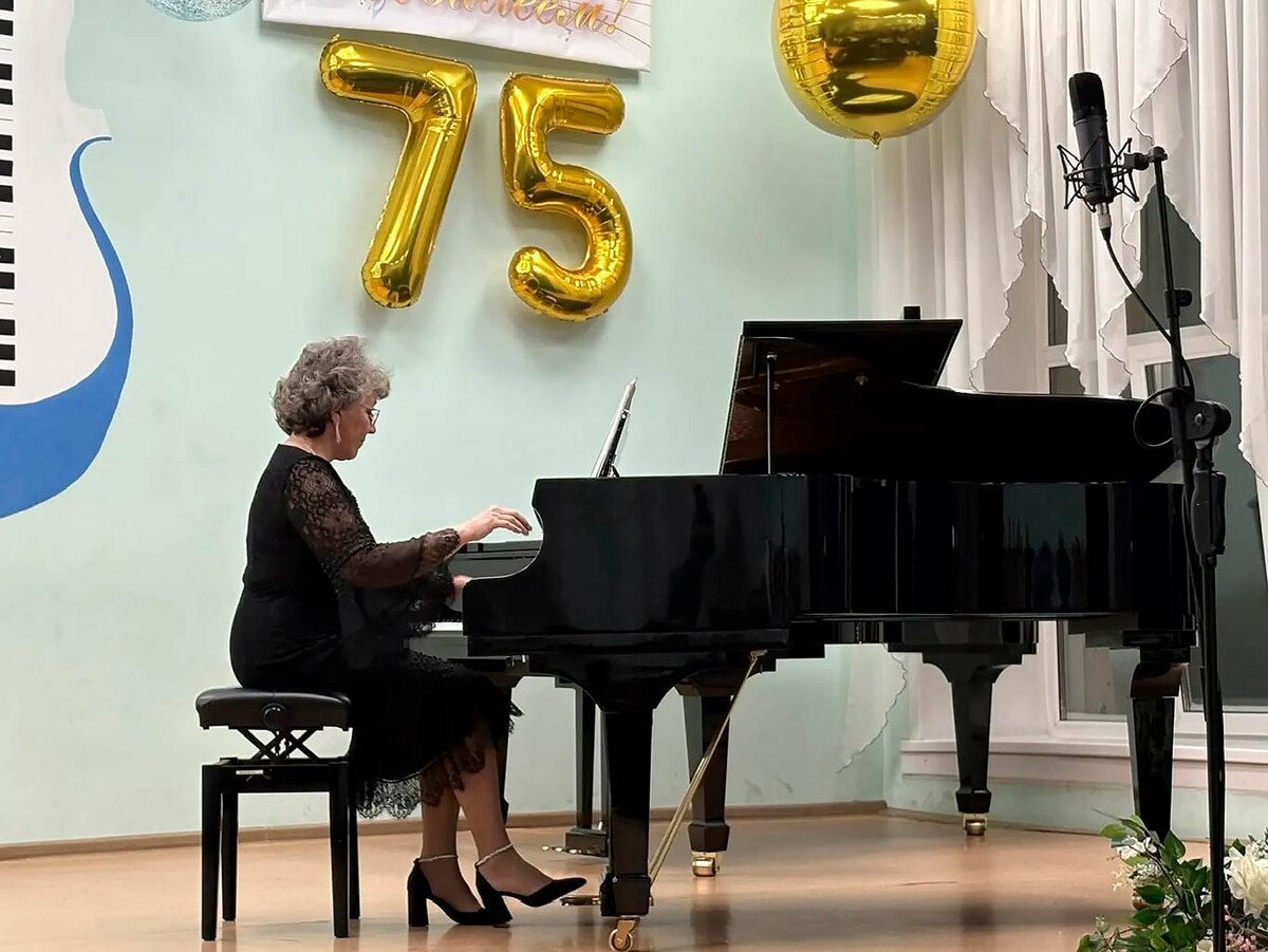 19 декабря в «Детской школе искусств № 1» состоялся юбилейный концерт, посвящённый 75-летию со дня образования учреждения. 