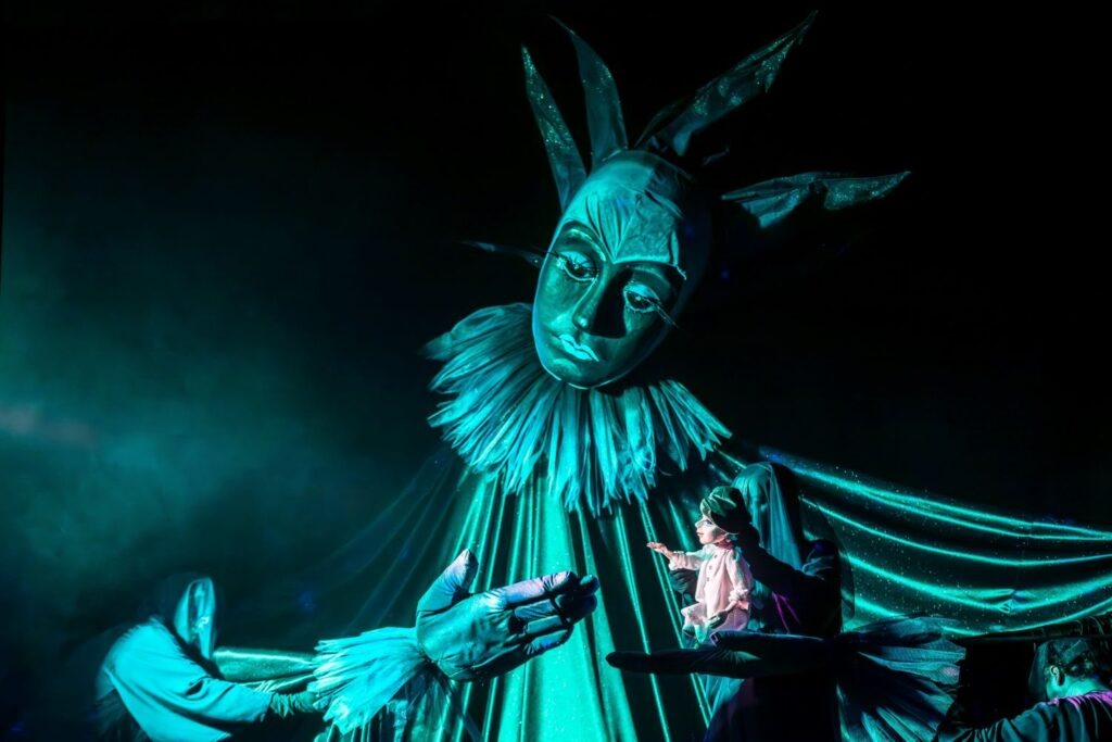    Фото предоставлены пресс-службой театра. Фотограф Владимир Постнов Источник фото: Театр To Go