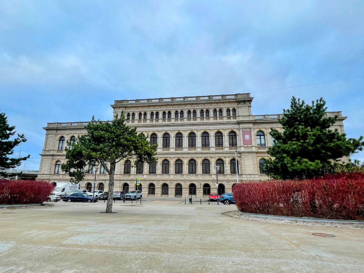 г.Калининград. Ленинский проспект, 83