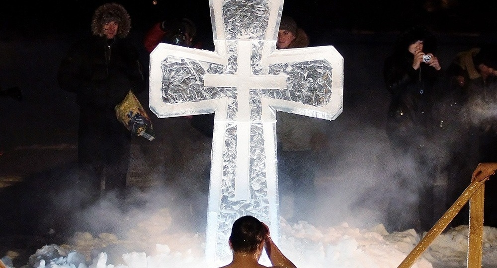 Двойной грех! Что строго запрещено делать на Крещение Господне