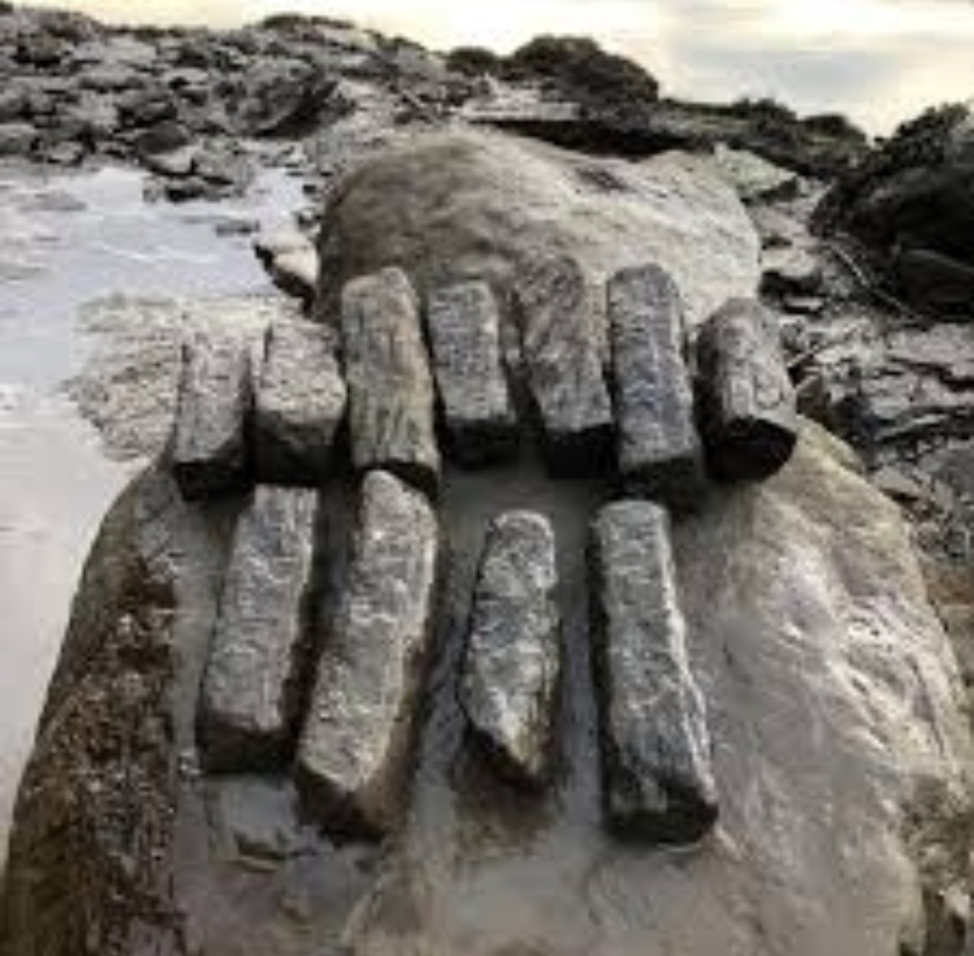 Существует теория, что месторождение Оффертон, расположенное недалеко от Сандерленда , было центром производства точильных камней из песчаника, добываемого на северном берегу реки и транспортируемого на южный, более пологий берег для изготовления брусков. 