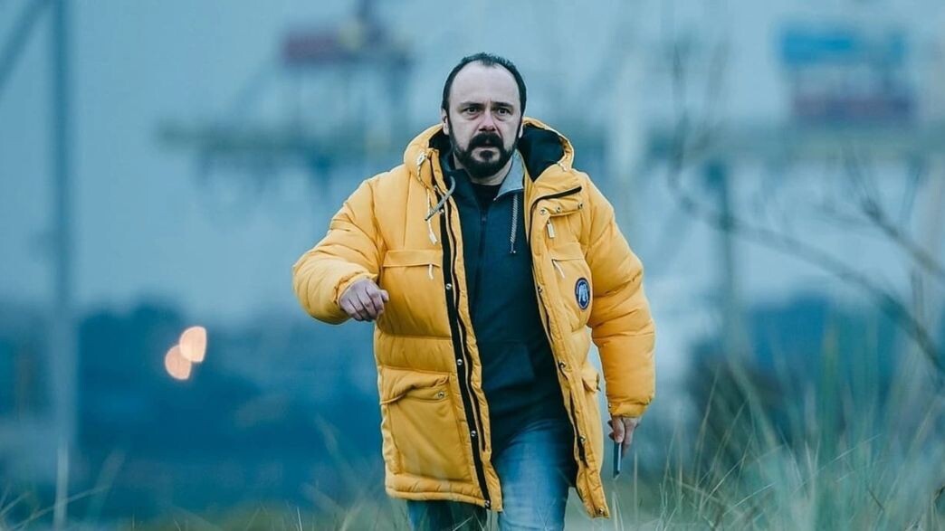 Кадр из сериала "Канарейка"