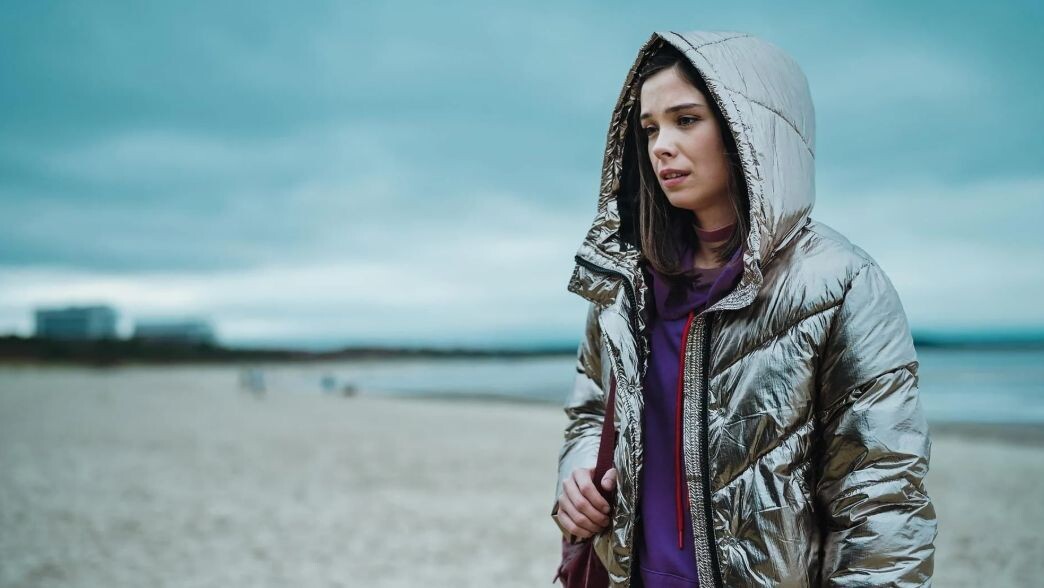 Кадр из сериала "Канарейка"