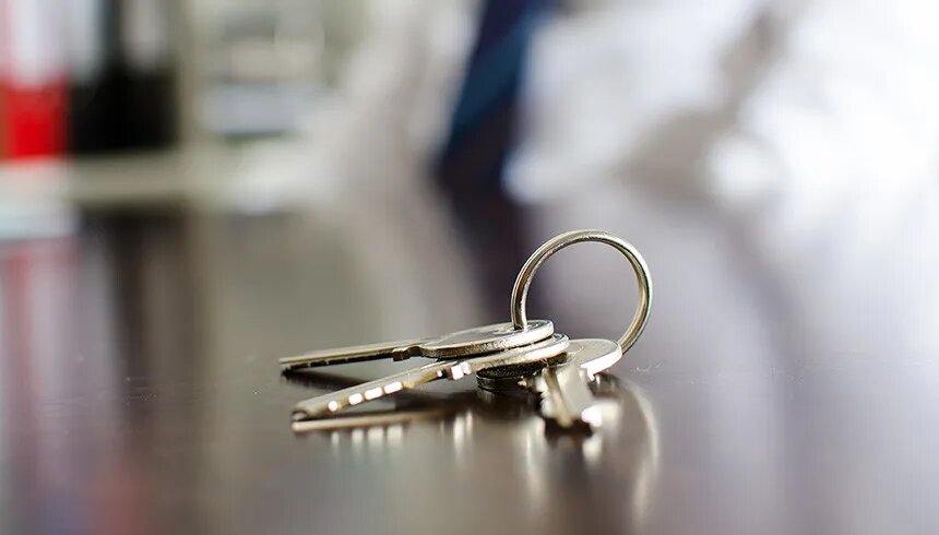 В связке один ключ был сломан.