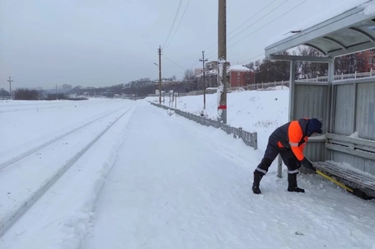    Коммунальные службы Калининграда продолжают круглосуточную уборку снега