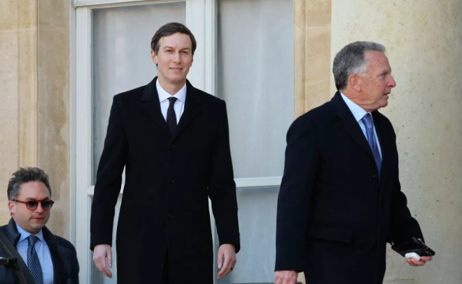    © REUTERS / Sarah Meyssonnier. Стивен Уиткофф и Джаред Кушнер, архивное фото