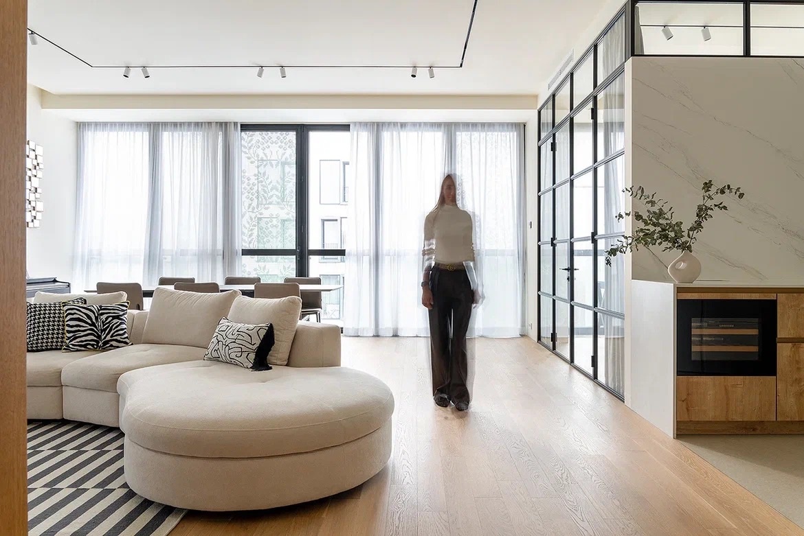 Все виды штор ( римские шторы, жалюзи, рулонные шторы,плиссе, тюль) карнизы и электрокарнизы.
