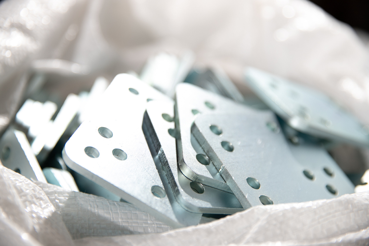 Детали обработанные гальваническим цинкованием