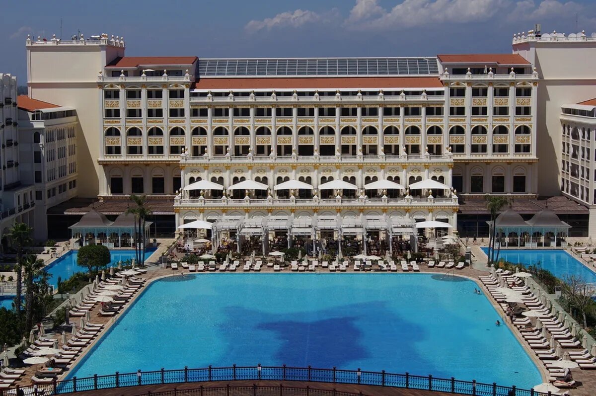    Отель Mardan Palace приобретен сетью Swandor Hotels в 2026 году. Фото: АТОР