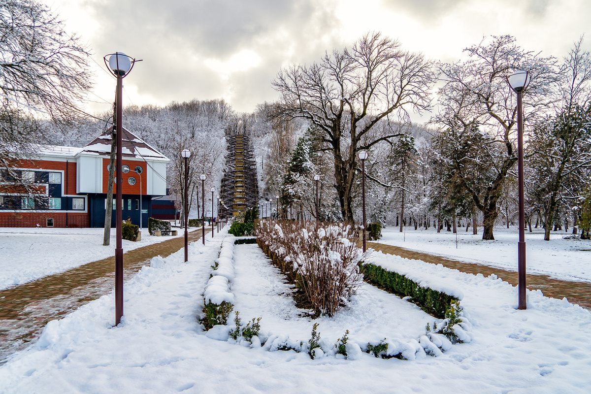 Площадка перед лестницей Мэздах в Майкопе