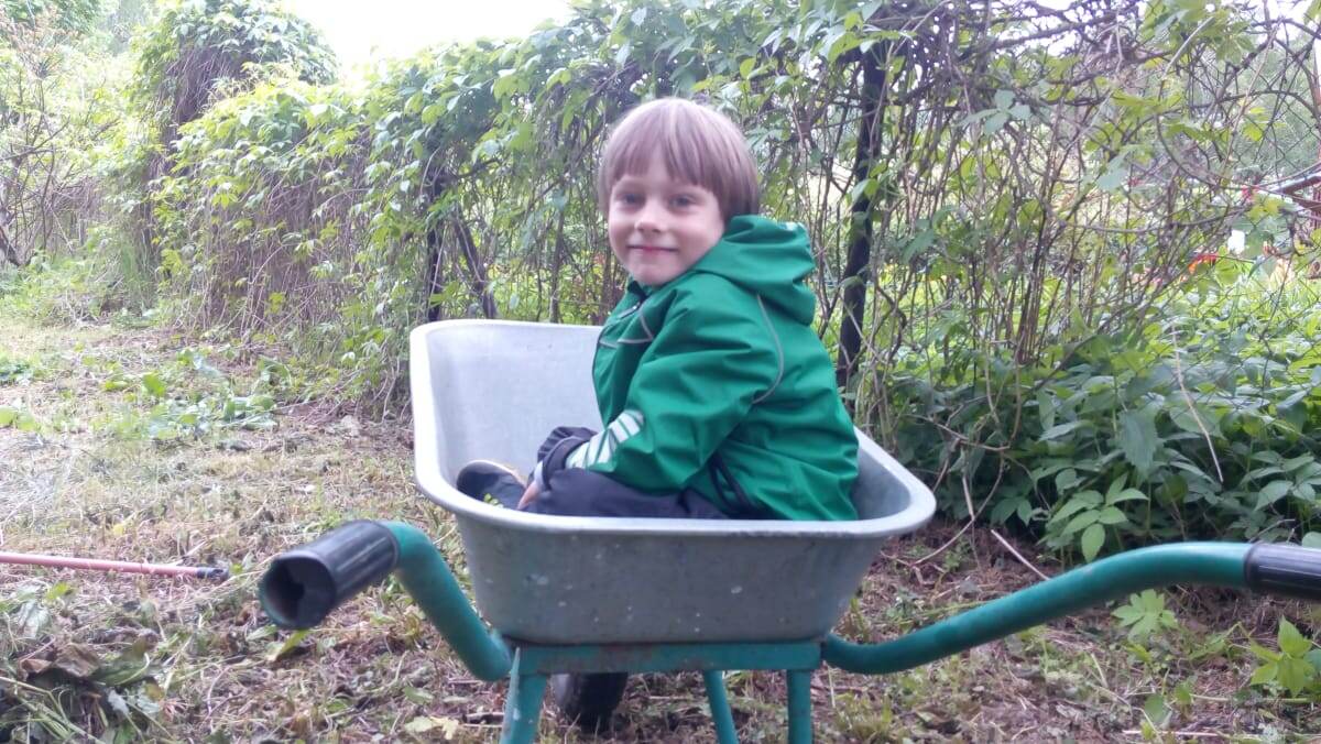 Радислав - мой внук. Ему здесь лет 6. А сейчас - 10.