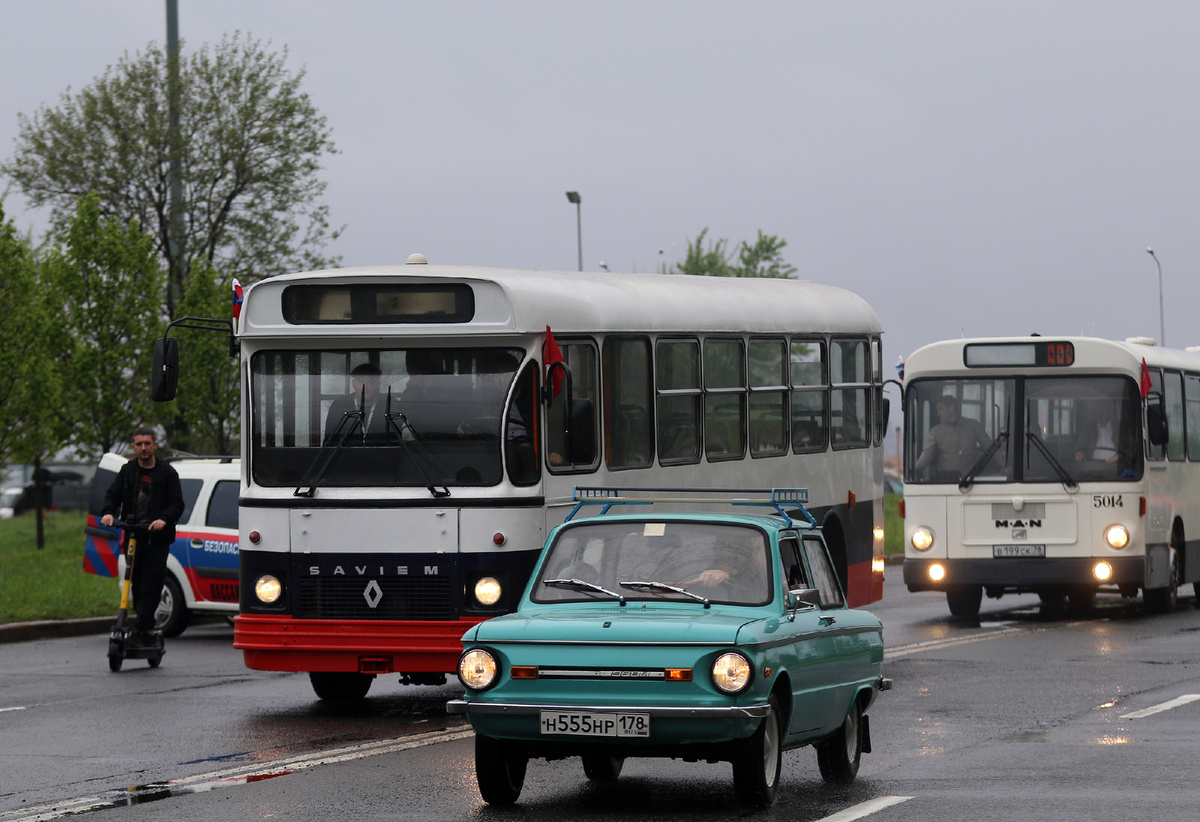 ретродвижение на улицах Санкт-Петербурга