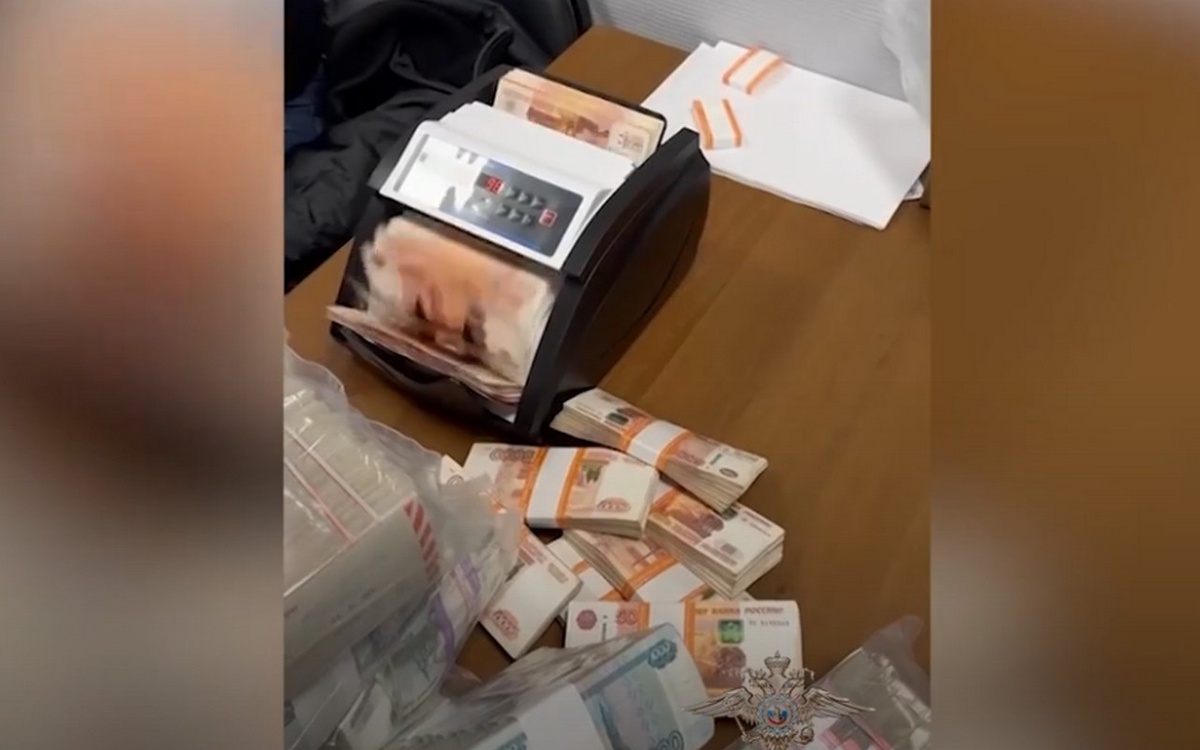    Начальник почтового отделения в Воронежской области и ее брат подозреваются в краже 60 млн рублей Видео: телеграм-канал официального представителя МВД РФ Ирина Волк