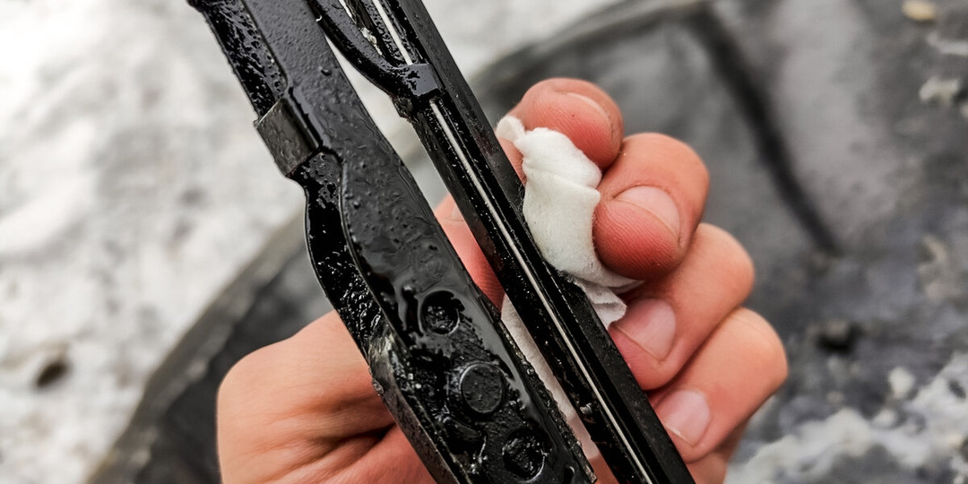 Щетки дворников больше не обмерзают, хорошо чистят и не оставляют следов: рабочий метод без затрат