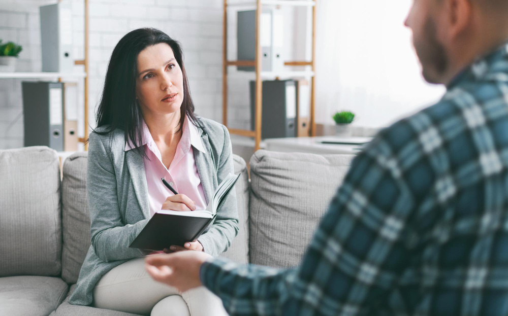 Кому требуется психотерапия. (источник изображения: freepik.com)