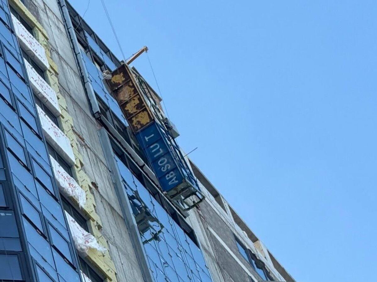    Двое рабочих погибли из-за обрыва троса строительной люльки при остеклении дома в Самаре | © Фото : Прокуратура Самарской области/Telegram