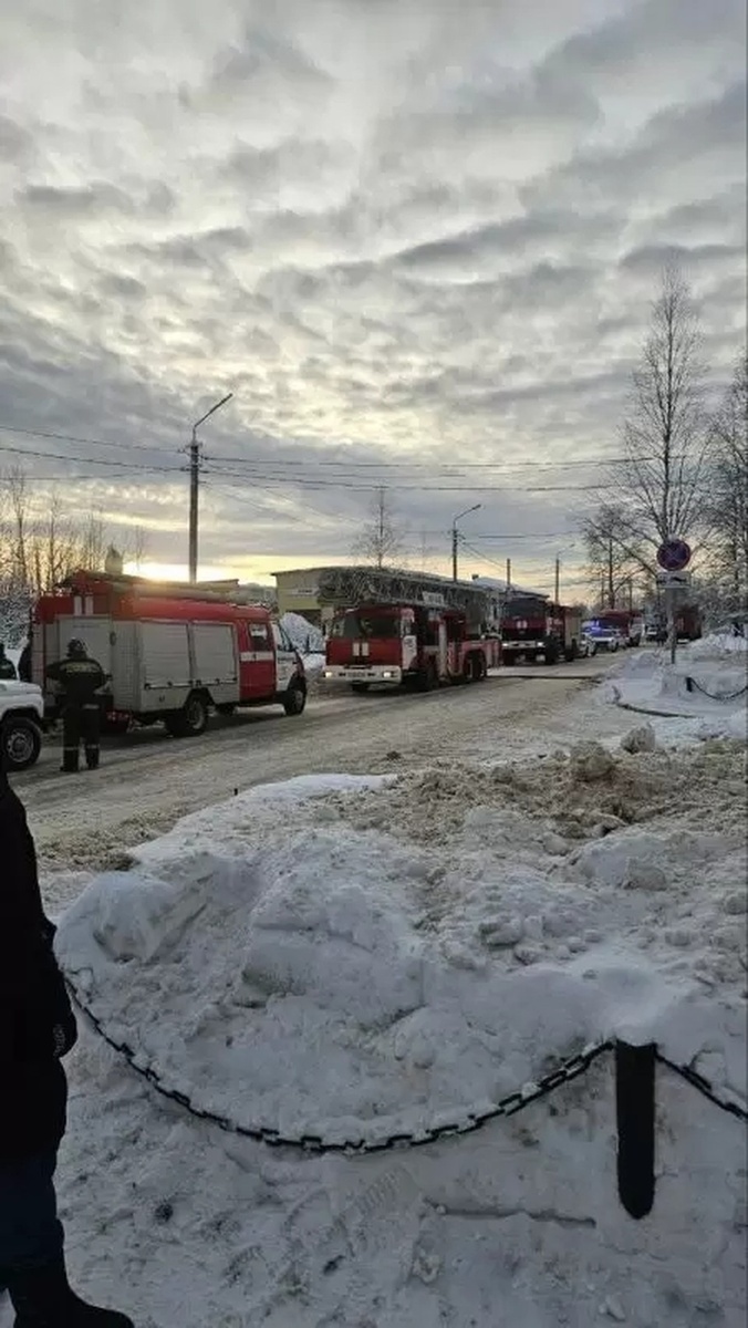    Пожар удалось потушить через несколько часов. Фото: соцсети.