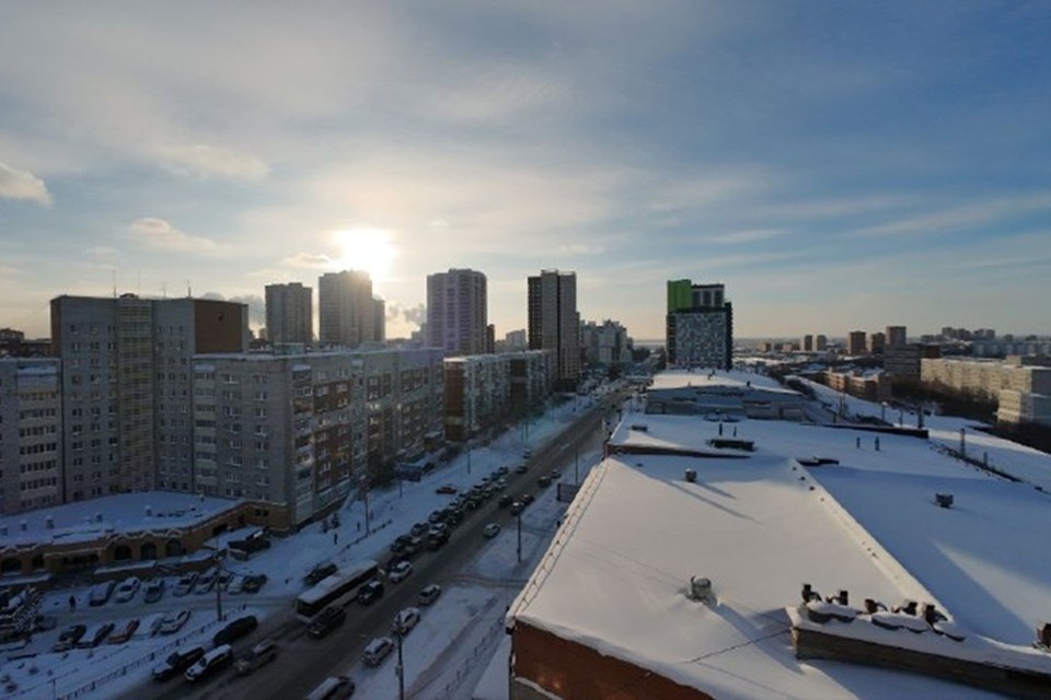    В морозную погоду в Новосибирске светит солнце. Никита МАНЬКО