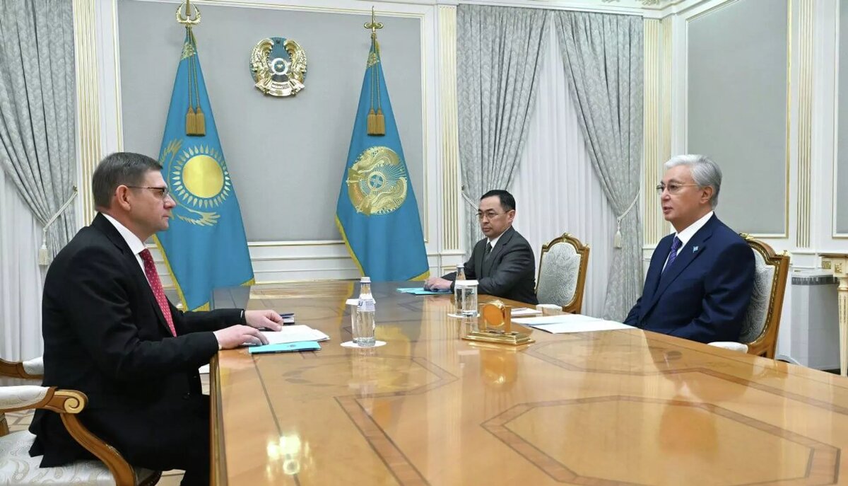 Касым-Жомарт Токаев принял председателя Ассоциации русских, славянских и казачьих организаций Сергея Пономарева © Photo : Пресс-служба президента Казахстана