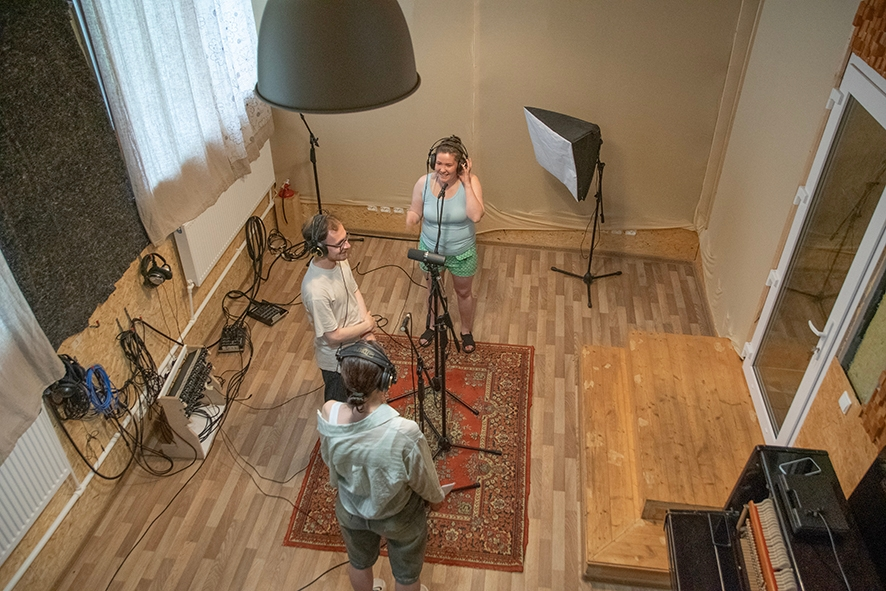 Ансамбль «Важнин ключ» на записи в студии «Сеп»