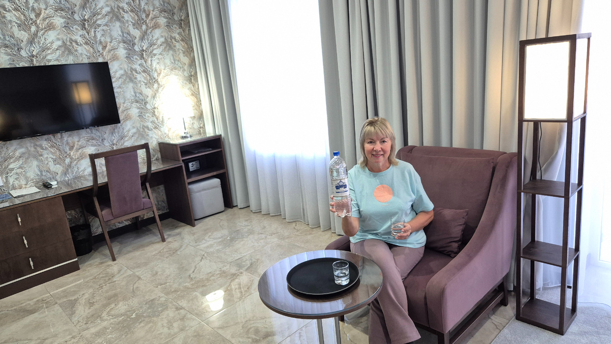 Вода из собственных скаважин "Лабинская"в номере. Поправляем здоровье.