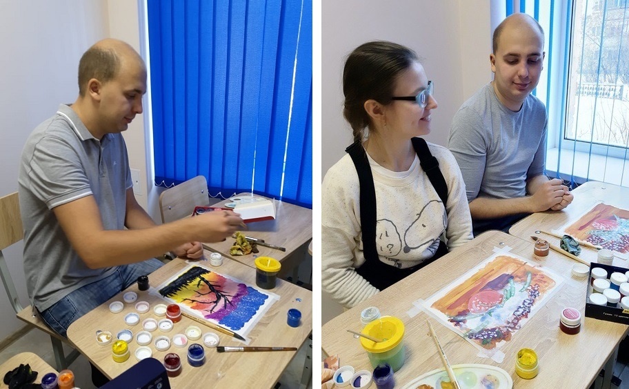 Никита Исаев справа