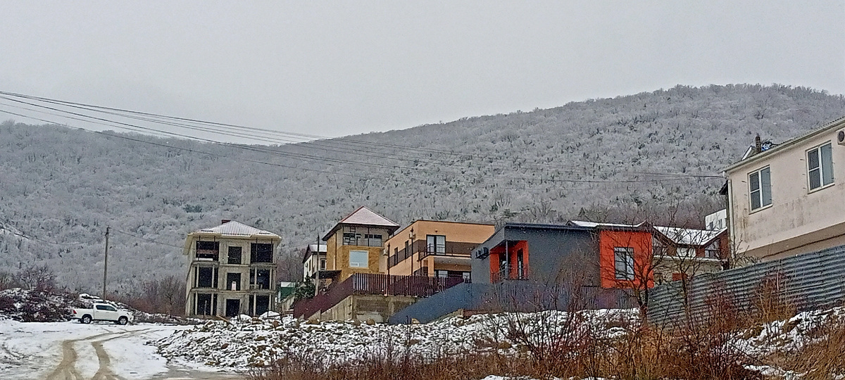 Снег на горе