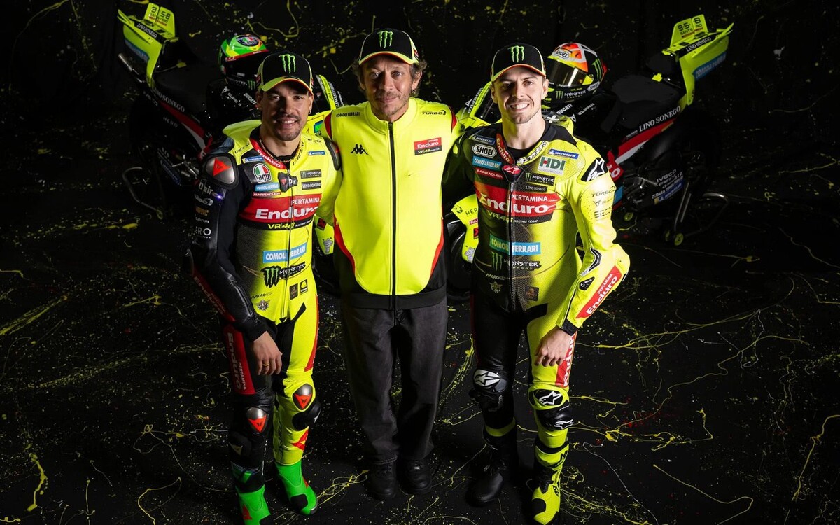    Франко Морбиделли, Валентино Росси и Фабио Ди ДжаннантониоФото: Pertamina Enduro VR46 Racing Team