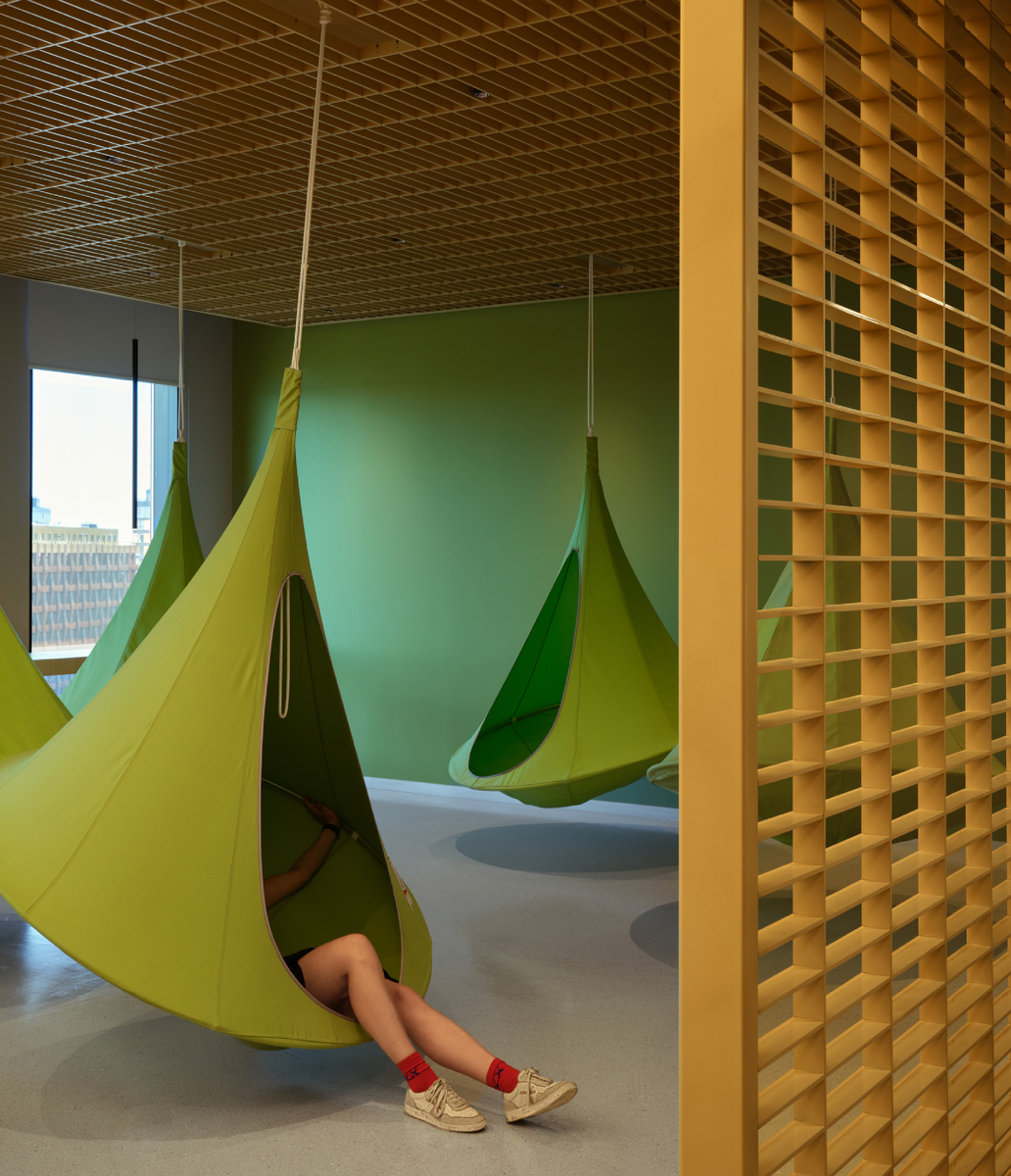 Лаунж-зон офиса Яндекса в БЦ «Бенуа»