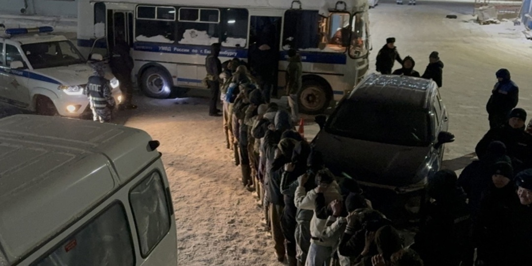 На хладокомбинате в Екатеринбурге задержали более 80 мигрантов