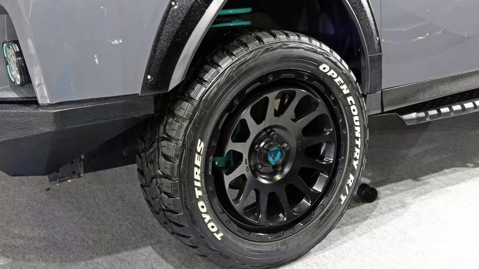 Toyota Alphard.📷Фото: Double Eight