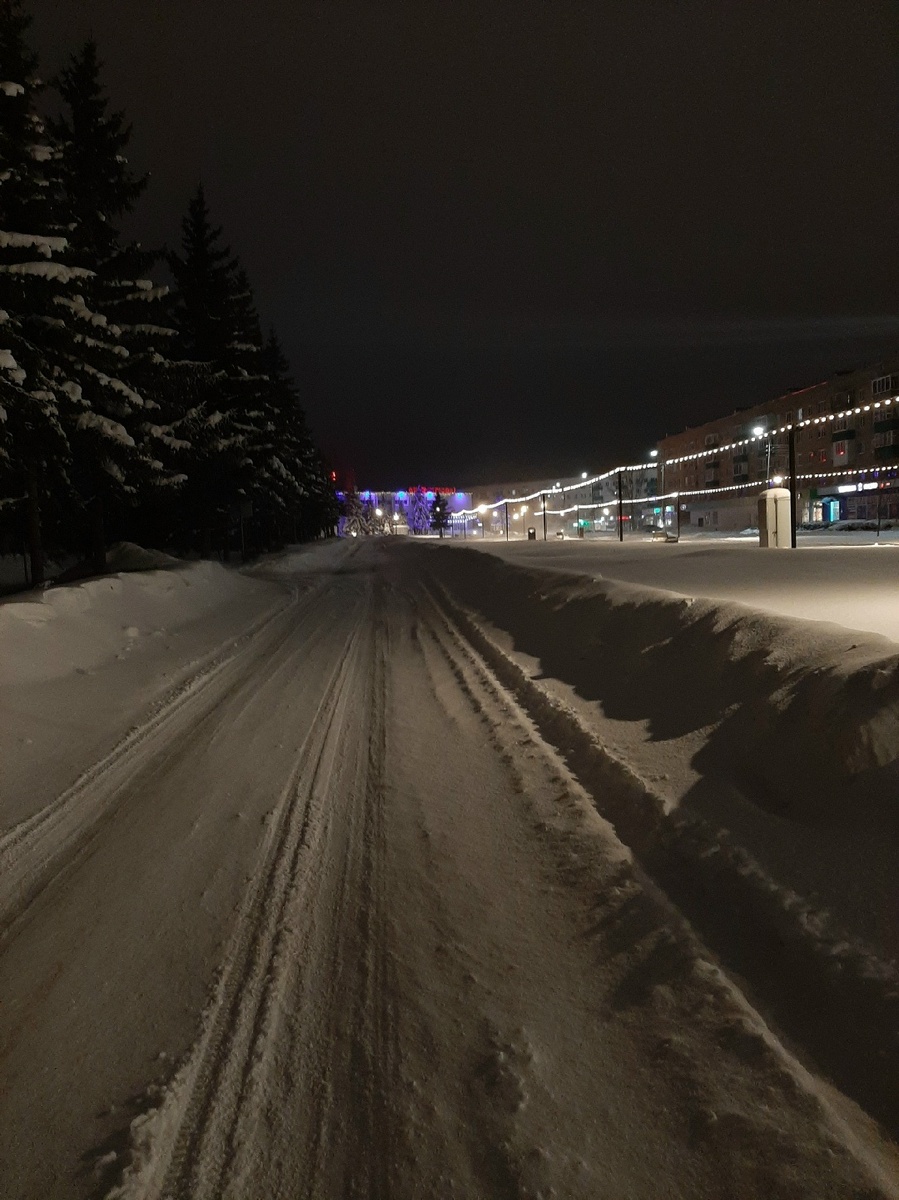 Дорога на улице Амирова