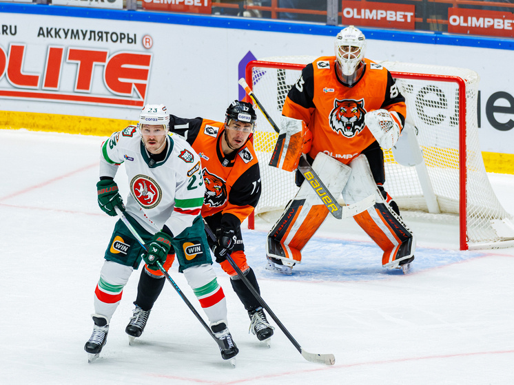     Две отыграли – две пропустили: «Амур» в Хабаровске проиграл пятый матч подряд на этот раз «Ак Барсу». Фото: ХК "Амур"