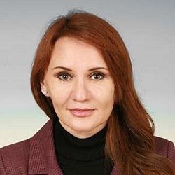    — Что такое медианный уровень? Это когда 10% самых высоких и 10% самых низких по доходам категории исключаются. И вот то, что получается в среднем, — это как раз и есть минимальный прожиточный минимум. Он делится по категориям: прожиточный минимум для трудоспособного населения, для пенсионеров, для детей и прожиточный минимум человека в целом, — рассказала изданию парламентарий.