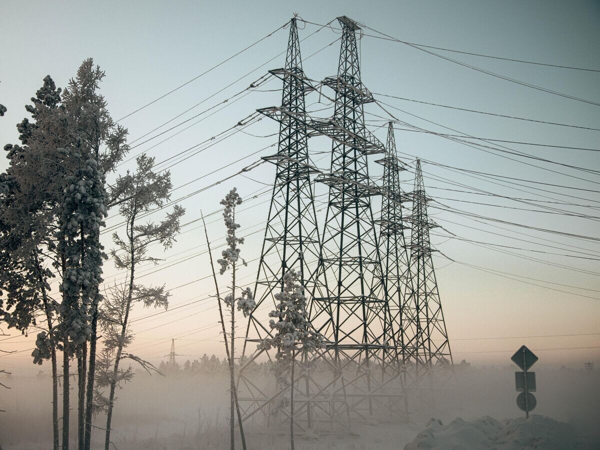    Линии электропередач в Якутске | © РИА Новости / Андрей Сорокин