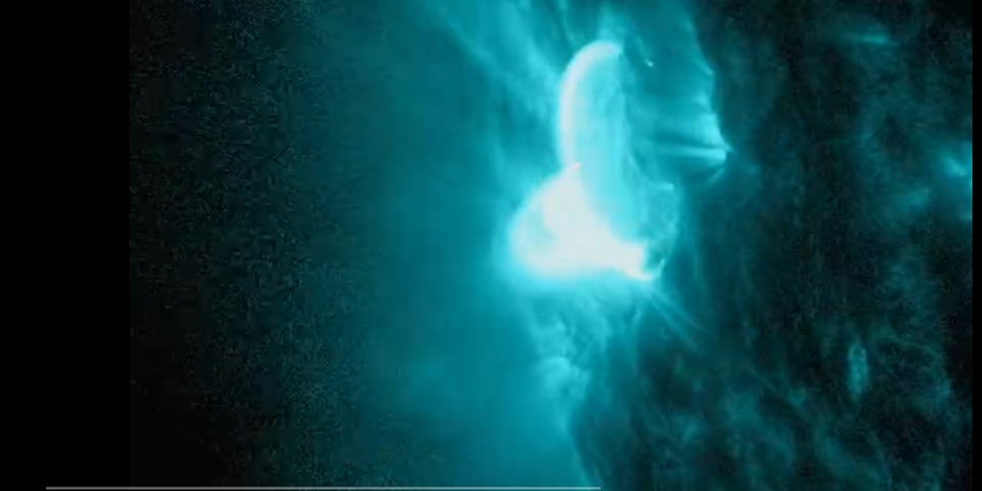 Вторая М-вспышка года произошла на Солнце 15 января 2026 года