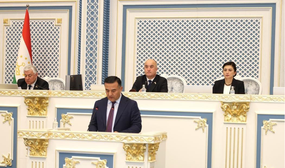 Абдурахмон Аламшозода. Фото с сайта Маджлиси намояндагон РТ