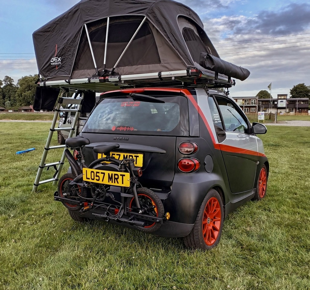 Чтобы путешествовать достаточно и маленького смарта.