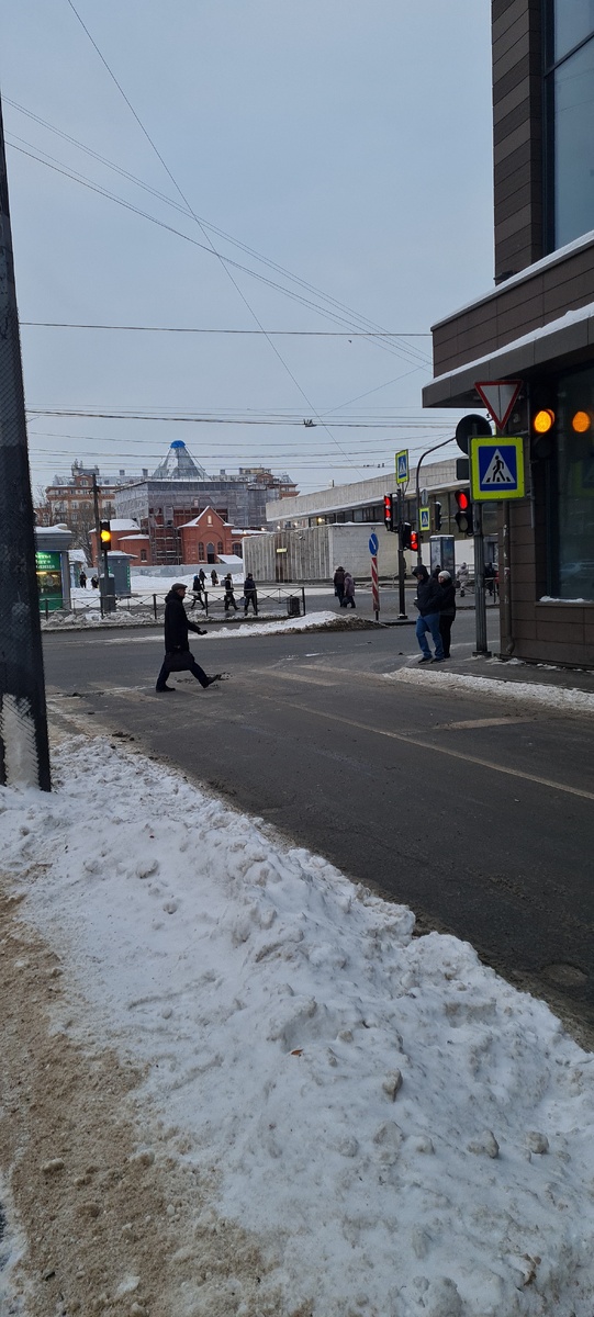 СПб через дорогу метро