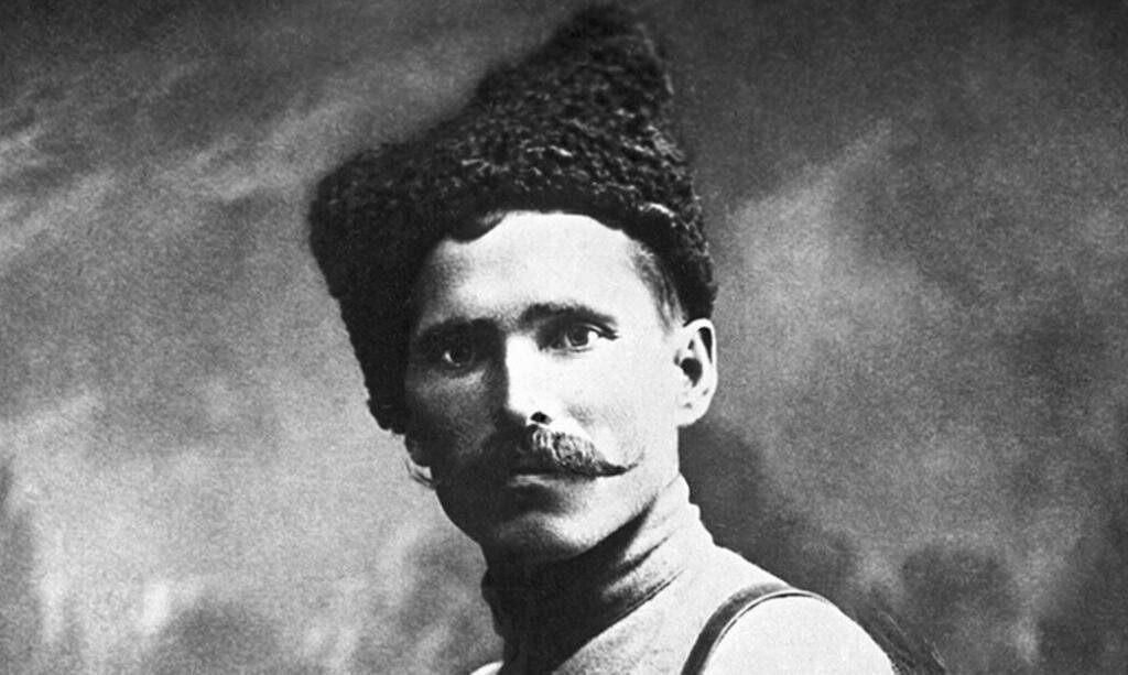 Почему фамилия Чапаева на самом деле должна была быть Иванов?