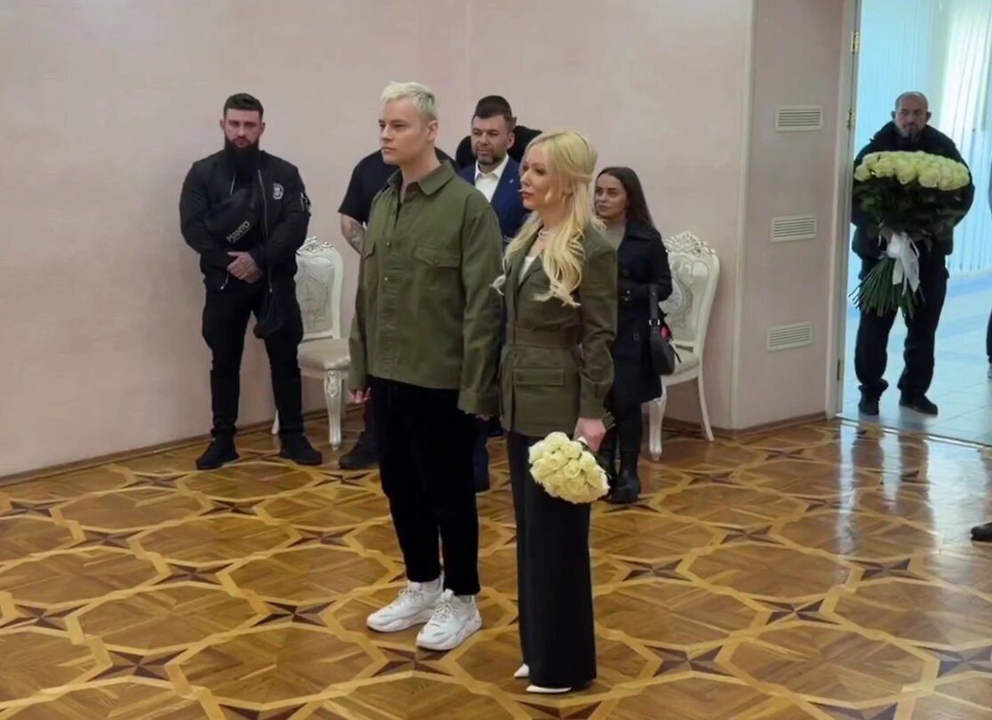 Кадр из видео в соцсетях. Ярослав Дронов и Екатерина Мизулина