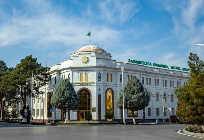Здание Центральной комиссии по проведению выборов и референдумов в Туркменистане, Ашхабад, Туркменистан