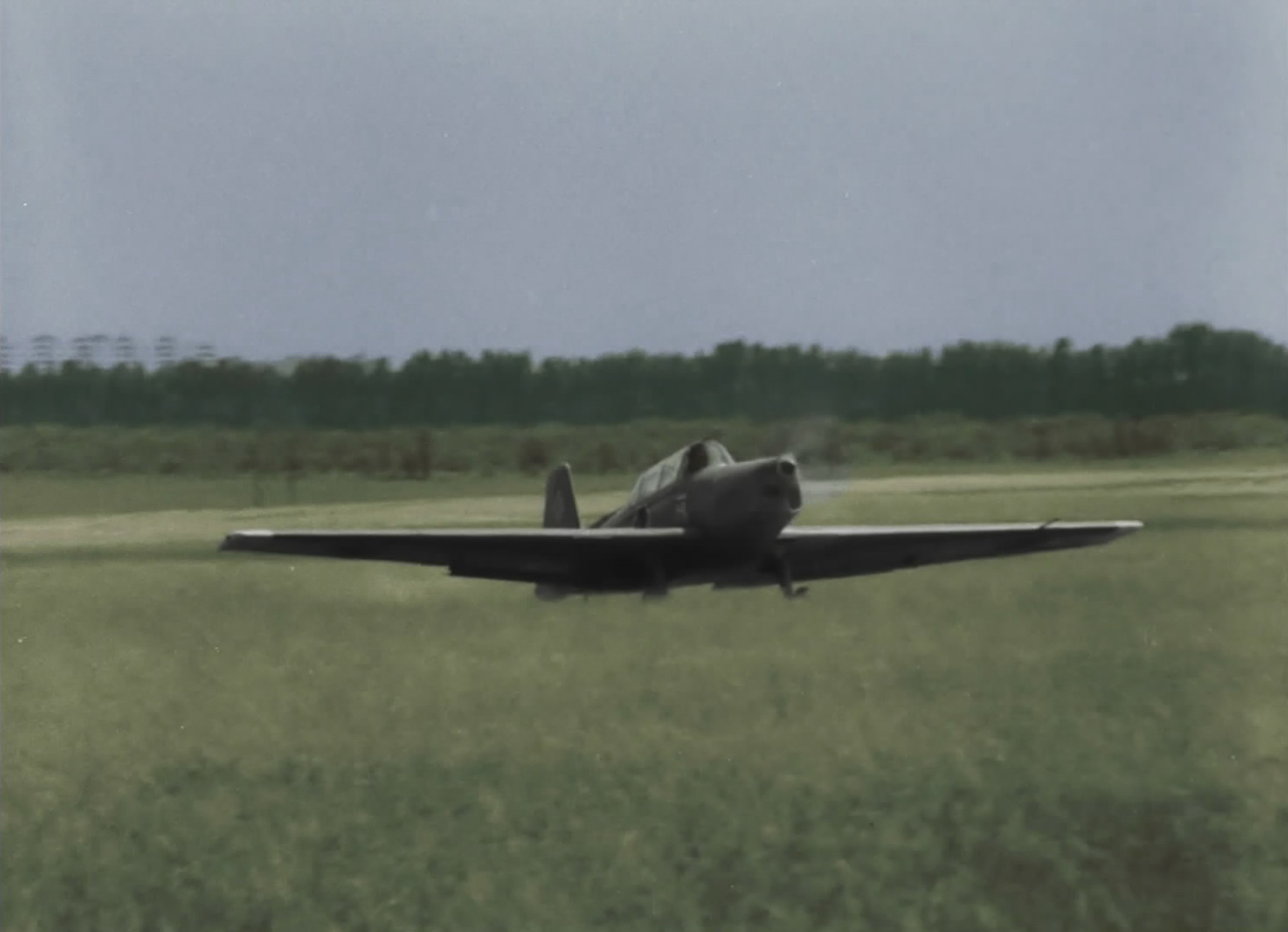 Zlin-326 в фильме «В бой идут одни старики»