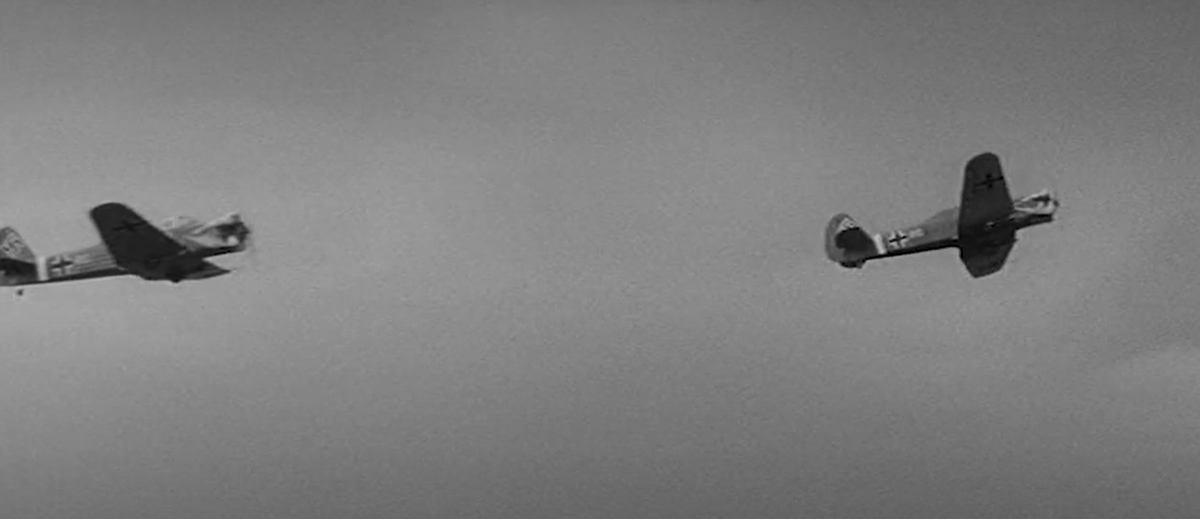 Як-18 в фильме «Хроника пикирующего бомбардировщика»