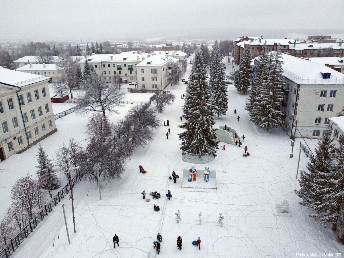 Пионерская новогодняя площадь