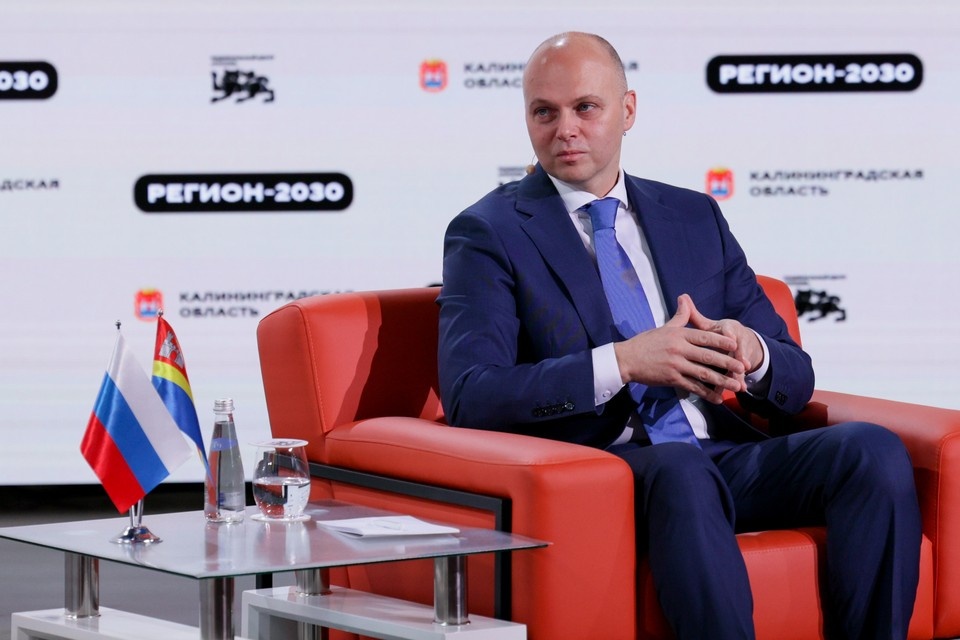    Алексей Беспрозванных рассказал о проектах развития нашего региона. Фото: Национальный центр «Россия»